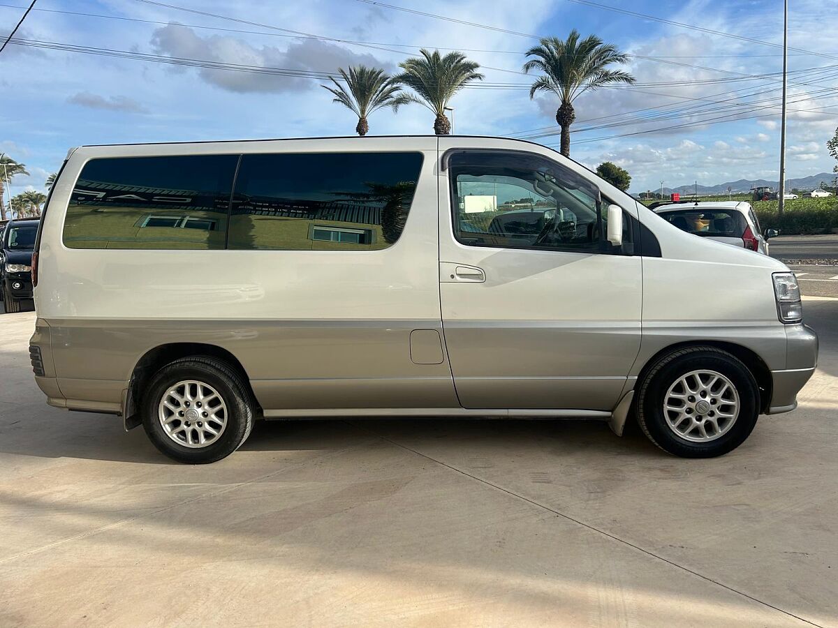 NISSAN ELGRAND HIGHWAY STAR 3.2 TDI AUTO SPANISH RHD IN SPAIN 124K 8 SEATS 1997